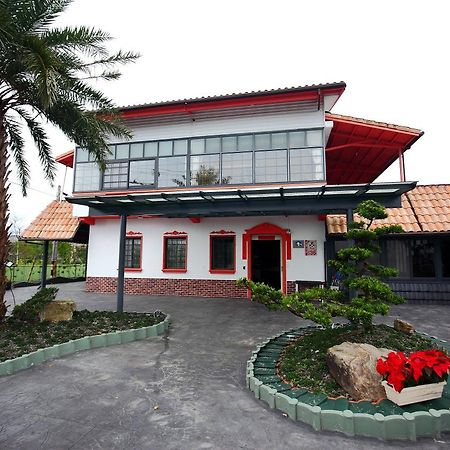 דונגשאן The Tiles Garden Yilan B&B מראה חיצוני תמונה
